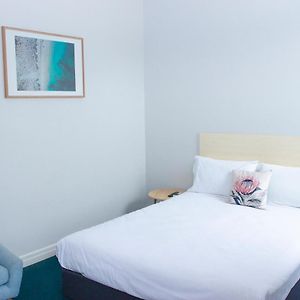 Budget Zimmer mit Kingsize-Bett